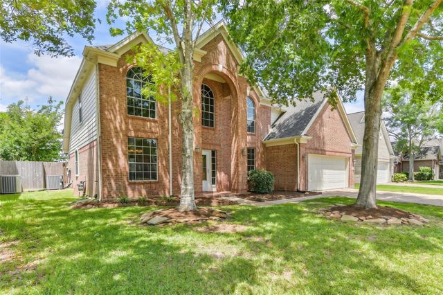 3304 Autumn Forest Dr — West Oaks Village Sec 2 Pear