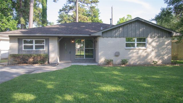 322 Broad Ripple Dr — Lakewood Heights
