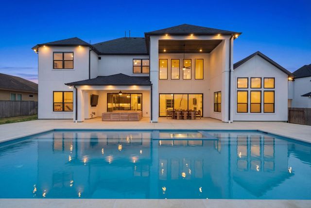 4906 Lagos Lagoon Ct — Mckenzie Park
