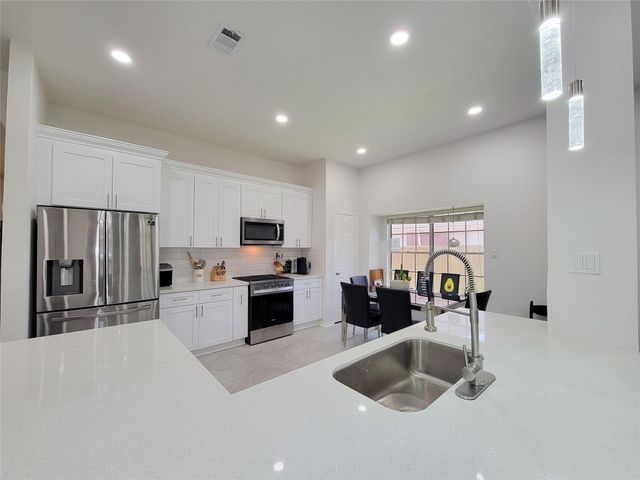 7919 Hidden Oaks Ln — Copperfield Southcreek Village