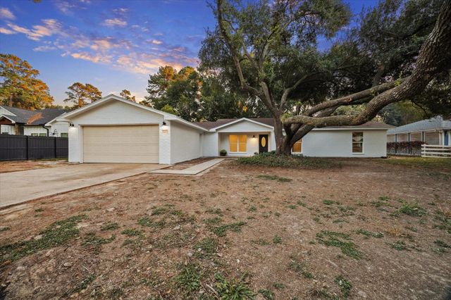 5411 Logston Ln — Spring Steubner Estates U/R