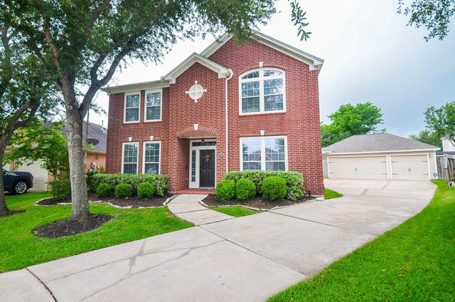 1707 Red Lake Ct — Waterside Estates