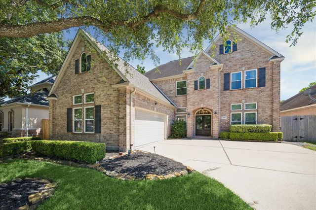 7923 N Wellington Ct — Wellington Court