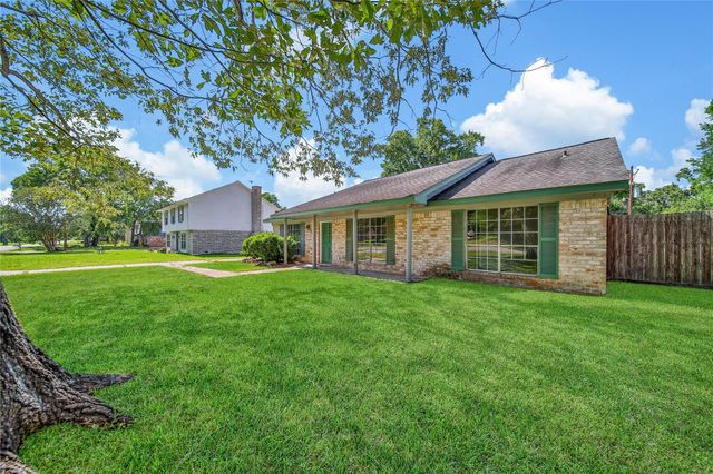2519 River Ridge Dr — Hickory Ridge