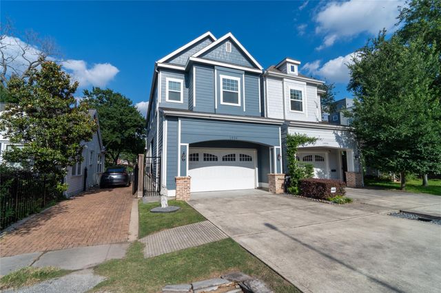 1036 Alexander St — Alexander Street Terrace
