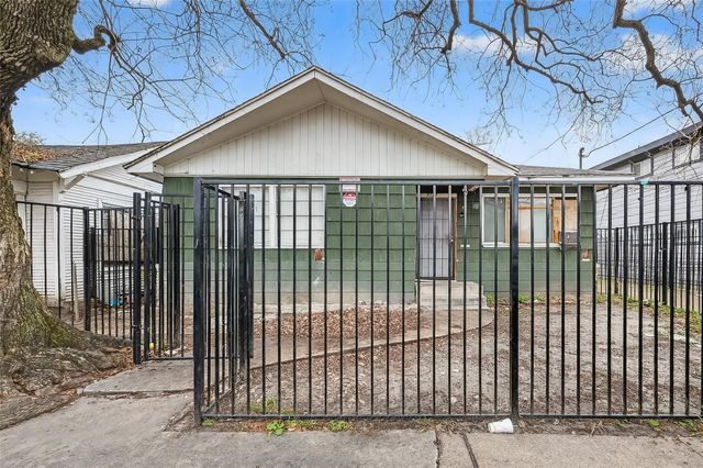 3113 Anita St — Booker T Washington