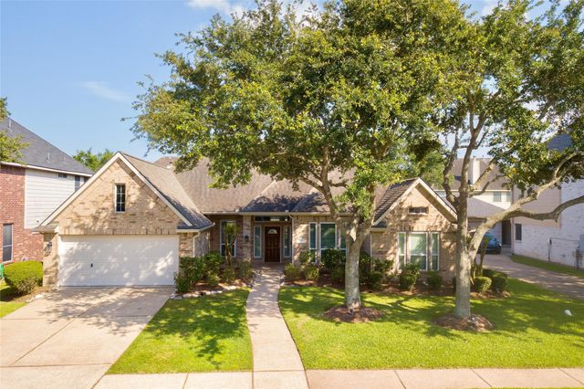 913 Elm Pointe Ln — Centerpointe Sec 4 2001