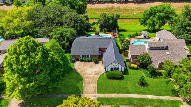 3931 Pleasant Valley Dr — Quail Valley Thunderbird