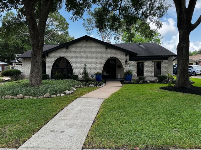 1630 Bowline Rd — Clear Lake City Sec 03