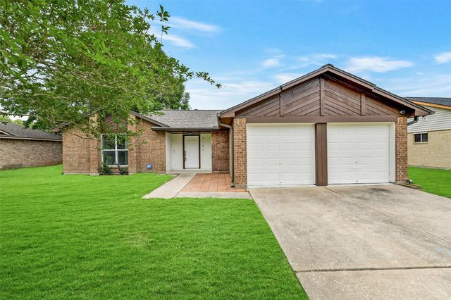 2701 Knoxville Dr — The Landing