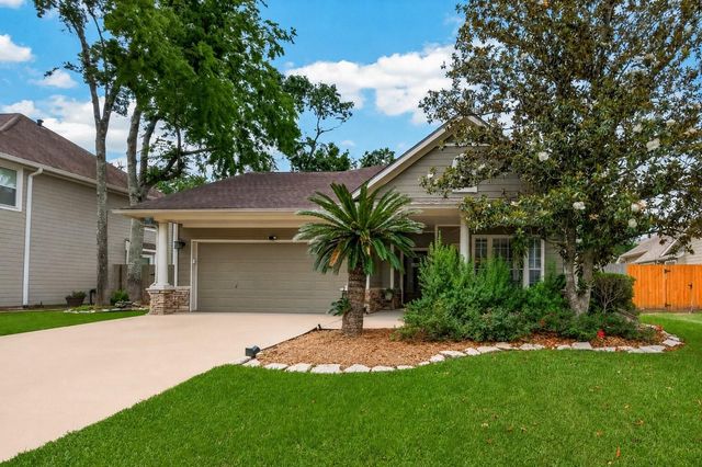 8111 Clarion Way — Woodwind Lakes