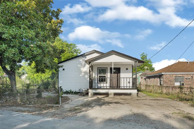 2811 Amboy St — Roy B Nichols
