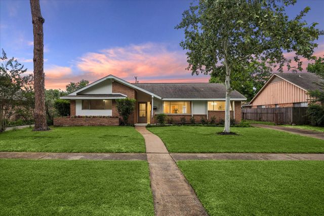 7919 Mobud Dr — Sharpstown Country Club Terrac