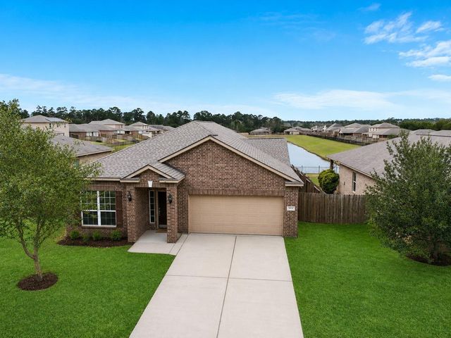 38219 N Lost Creek Blvd — Lakes Of Magnolia