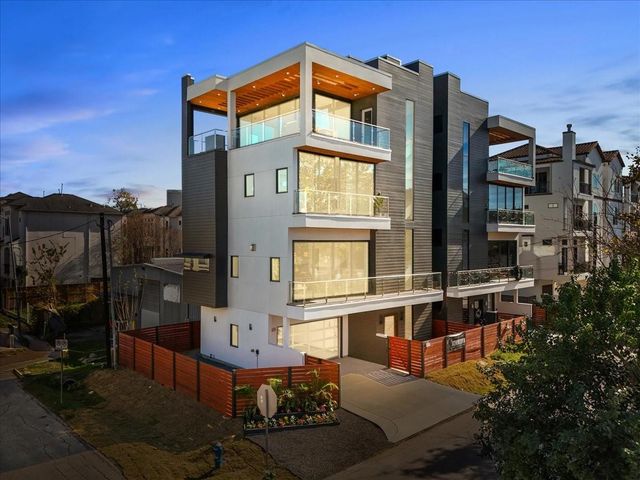 516 Reinerman St — Blossom Place Park