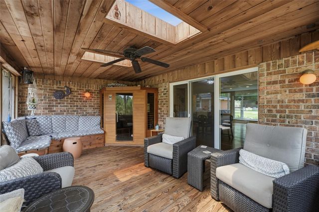1302 Chestnut Ridge Rd — Forest Cove Country Club Estates Sec 01