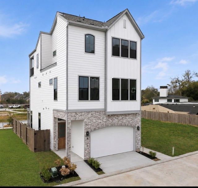 8705 Padua Ln — Spring Valley Creek