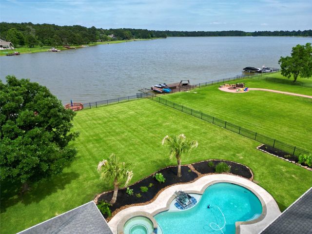 32318 Spinnaker Run — Lake Windcrest