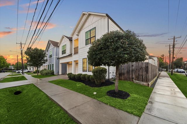 2313 Langston St — Grace Oak Trails