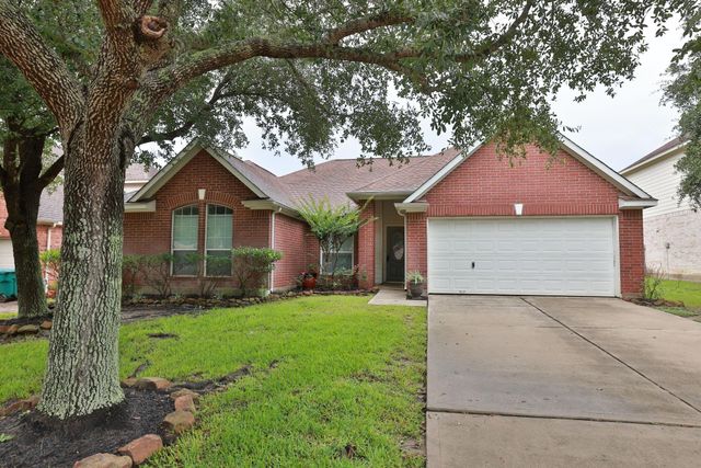 30515 Red Bluff Cir — Lakes Of Magnolia