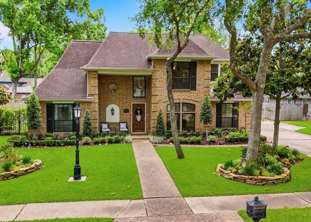 1206 Verdun Ln — Timberfield Estates