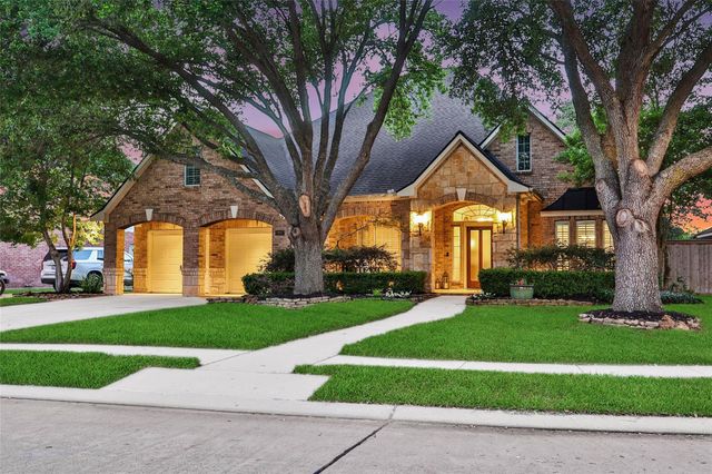 3907 Broad Thicket Ct — Orchard Lake Estates