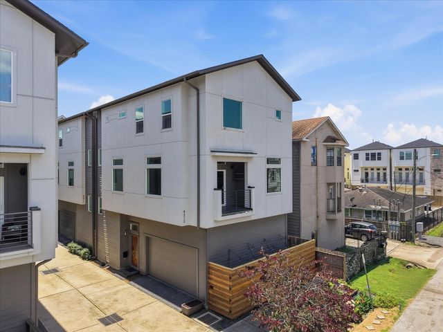 4313 Marina St — Marina Villas