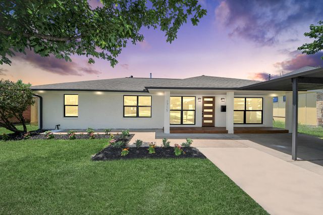 1715 Fawnhope Dr — Holly Park