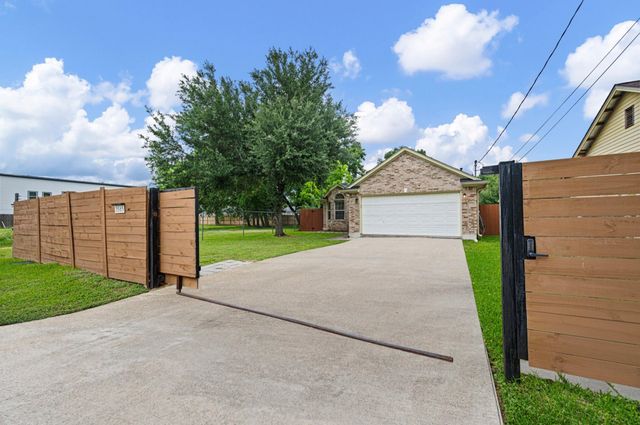 3565 Dreyfus St — South End Sunnyside U/R