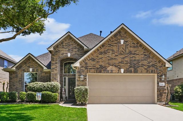 17222 Lowell Lake Ln — Eagle Springs