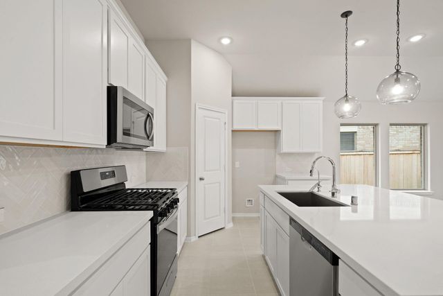 42544 Edmund Rucker Ln — Escondido