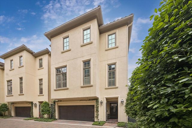 2407 Brazoria St A — Brazoria Manor