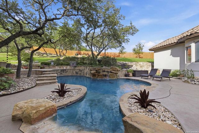 7805 Colonial Woods — Village Green