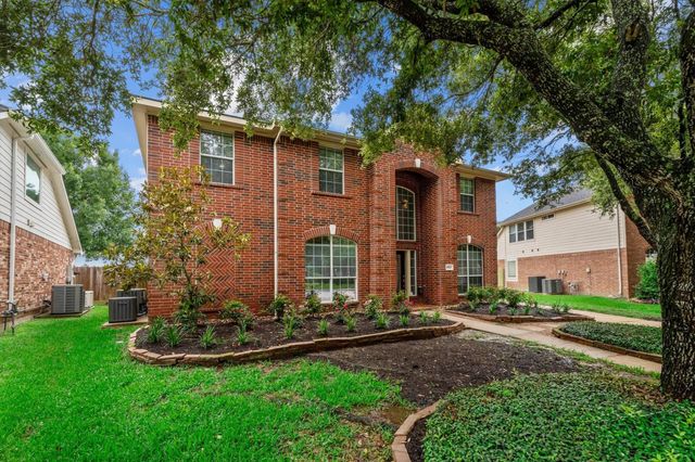 6323 Stone Trail Ln — Windrose