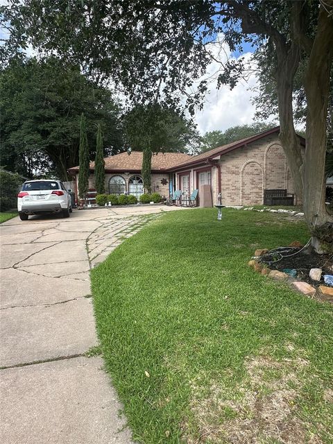 305 Seabreeze Dr — Bay Ridge Sec 2