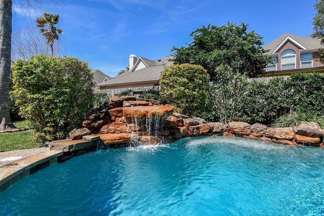 10307 Chapel Ct — Sienna Village Of Shipmans Landing