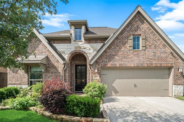212 Trillium Park Loop — Grand Central Park 01