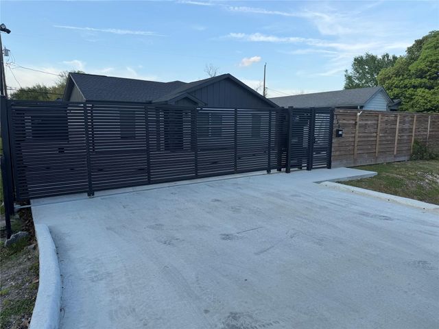 153 Robmore St — Pembroke Place Sec 03