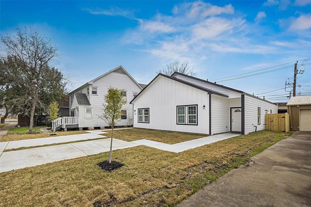 1550 A&B Lombardy St — Broadmoor