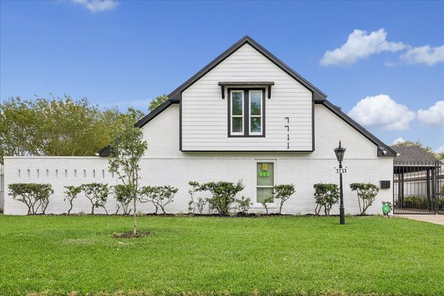 7711 Meadowvale Dr — Briarmeadow Sec 01