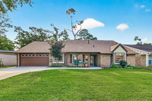 1822 Peer Dr — Royal Oaks Sec 06