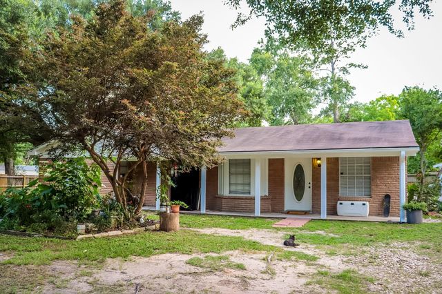 8815 Kerr Dr — Willow Creek Manor Sec 01