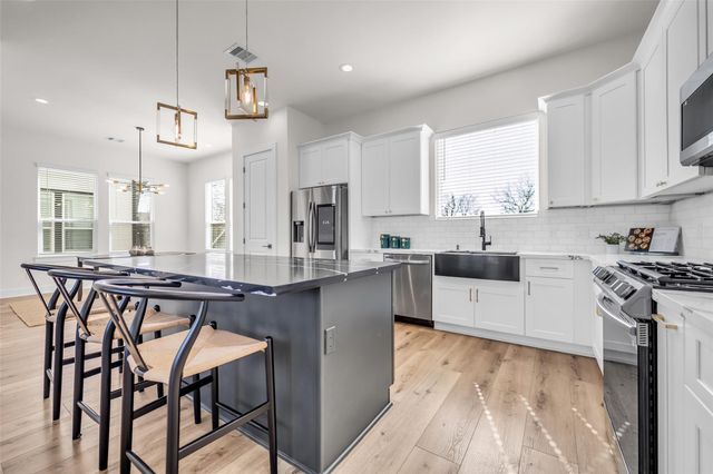 724 E 33rd St — Cornell Corner