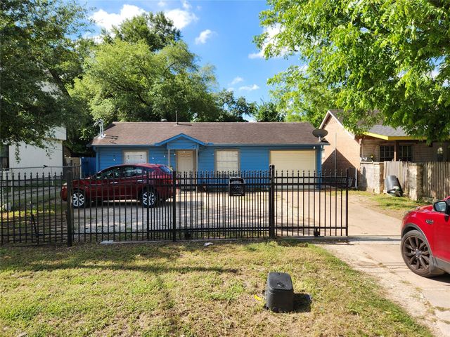 1716 Roxella St — Wellington Place