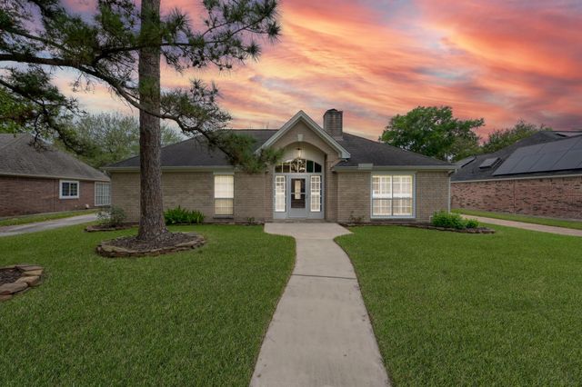 16135 Ridge Park Dr — Copperfield Southdown Village