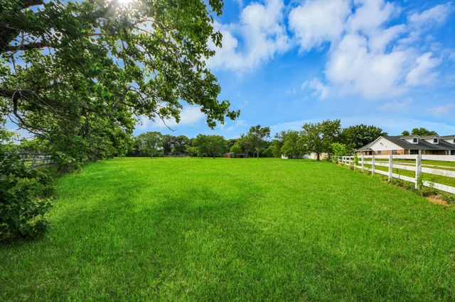12746 Roy Rd — H T & B R R