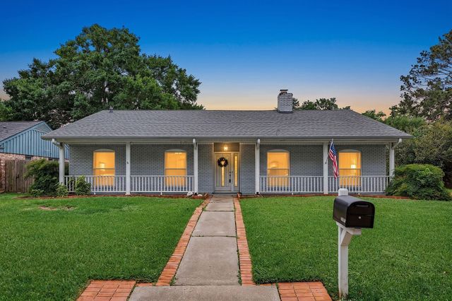 11407 Valley Spring Dr — Sherwood Oaks