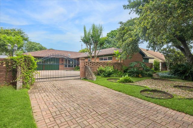 5418 Queensloch Dr — Marilyn Estates