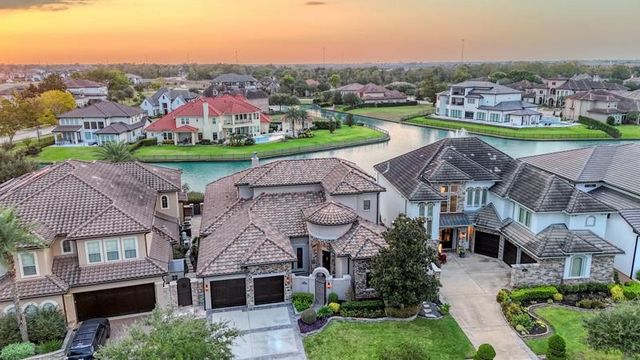 1007 Williams Lake Dr — Lakes Of Williams Ranch Sec 1