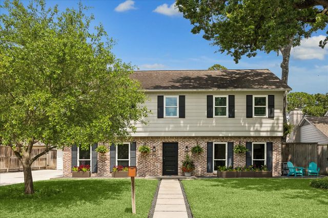 306 Greenpark Dr — Westchester Sec 01